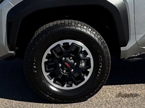 Used 2025 Toyota Tacoma TRD Off-Road AWD/4WD image 28