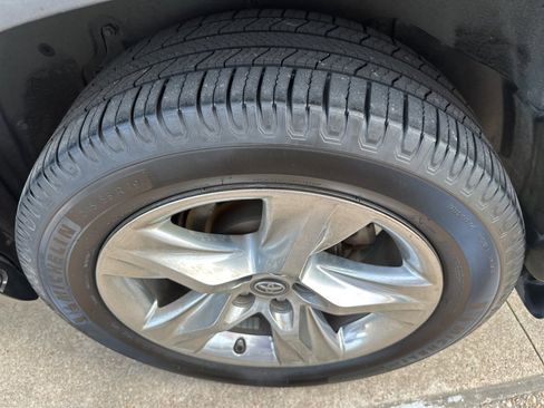 Used 2019 Toyota Highlander Limited image 22