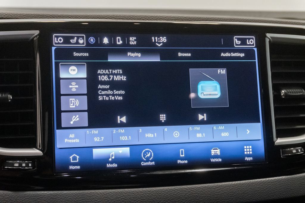 Certified 2024 Chrysler Pacifica Touring-L FWD image 19