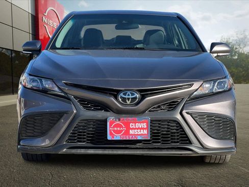 Used 2023 Toyota Camry SE image 11
