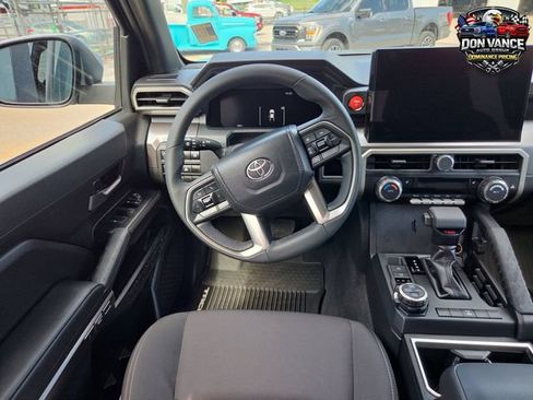 Used 2026 Toyota Tacoma TRD Off-Road AWD/4WD image 13