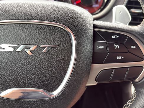 Used 2018 Dodge Challenger SRT Hellcat RWD image 15