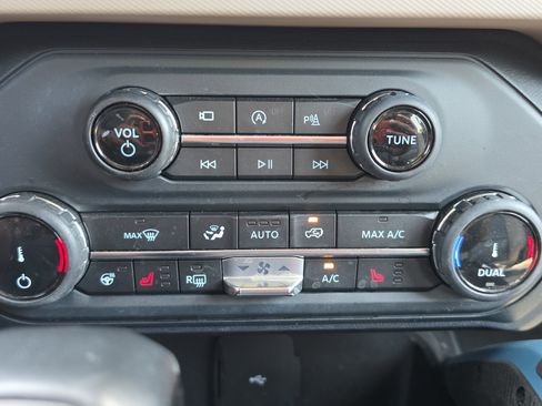 Used 2022 Ford Bronco Wildtrak AWD/4WD image 18