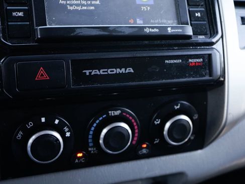 Used 2015 Toyota Tacoma 4x4 Double Cab w/ TRD Off-Road Package image 28