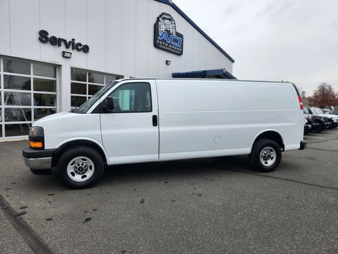 Used 2017 GMC Savana 3500 Extended image 7