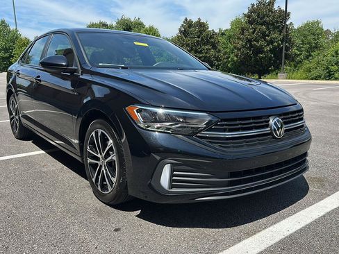 Used 2023 Volkswagen Jetta Sport FWD image 7