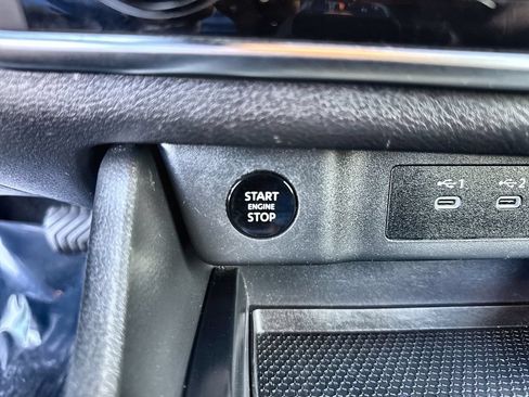 Used 2024 Nissan Rogue S FWD image 8