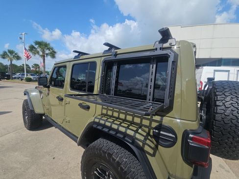 Used 2025 Jeep Wrangler Unlimited Rubicon AWD/4WD image 10