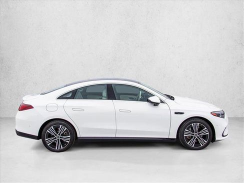New 2026 Mercedes-Benz CLA 250+ image 4