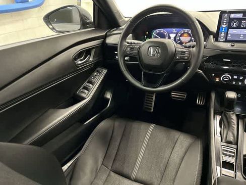 Used 2025 Honda Accord Sport image 12