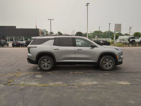 New 2026 Chevrolet Traverse LT w/ Driver Confidence Package AWD/4WD image 3