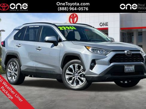 Used 2020 Toyota RAV4 XLE Premium FWD image 1