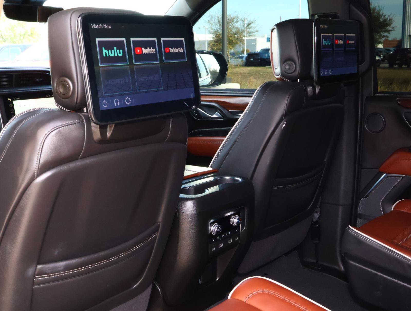 Used 2024 GMC Yukon Denali Ultimate AWD/4WD image 15