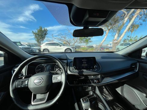 Used 2025 Nissan Rogue SV image 35