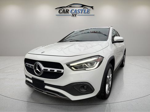 Used 2022 Mercedes-Benz GLA 250 4MATIC w/ Premium Package Lite image 2