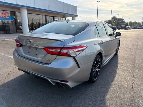 Used 2020 Toyota Camry SE FWD image 4