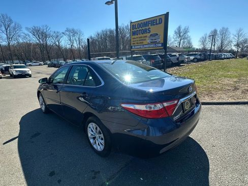 Used 2015 Toyota Camry LE image 7