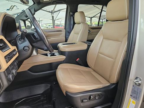 Used 2021 Chevrolet Tahoe Premier w/ Premium Package RWD image 25