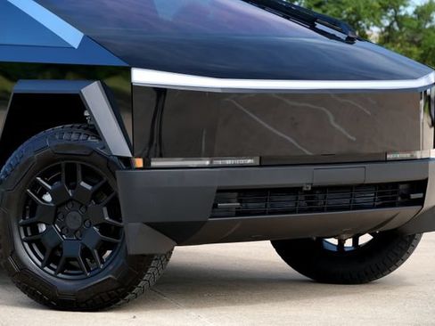 Used 2024 Tesla Cybertruck Cyberbeast AWD/4WD image 17