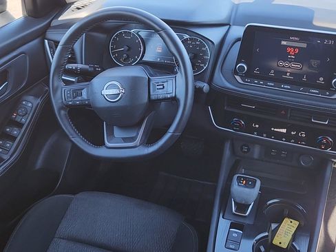 Used 2025 Nissan Rogue SV AWD/4WD image 5