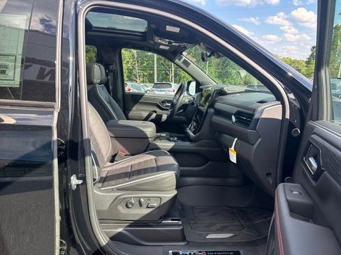 New 2026 GMC Yukon AT4 Ultimate w/ LPO, Floor Liner Package AWD/4WD image 49