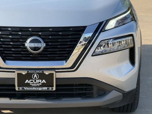 Used 2023 Nissan Rogue SV FWD image 8