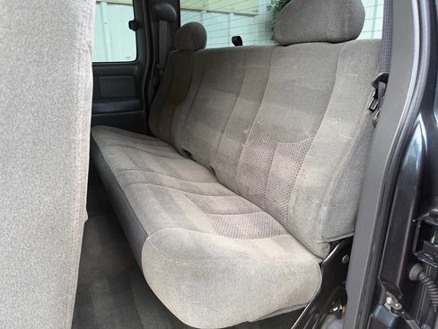 Used 2004 Chevrolet Silverado 1500 LS w/ Light Duty Power Package RWD image 18