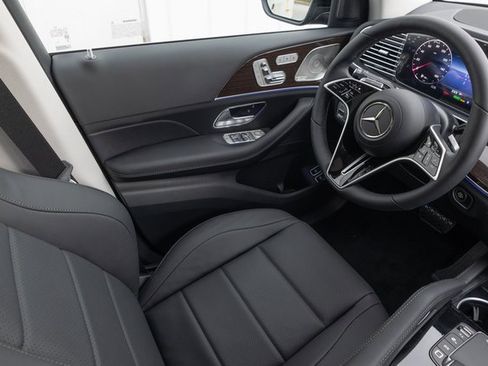 Certified 2025 Mercedes-Benz GLE 450e 4MATIC image 23