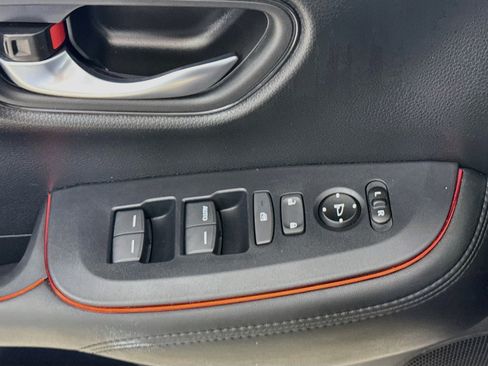 Certified 2025 Honda HR-V LX image 20