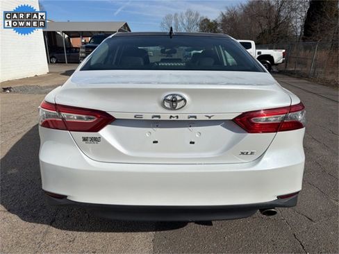 Used 2019 Toyota Camry XLE image 3