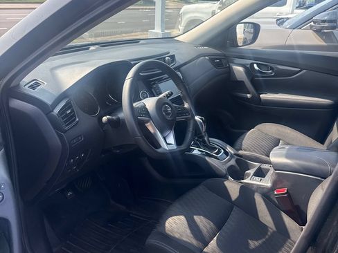 Used 2020 Nissan Rogue SV FWD image 7