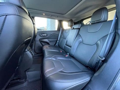 Used 2022 Jeep Cherokee Limited w/ Mopar Interior Package AWD/4WD image 26