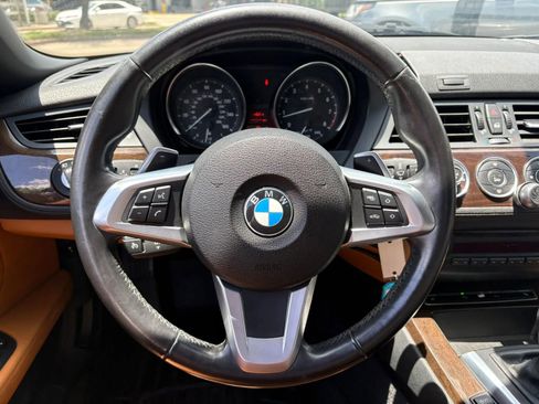 Used 2012 BMW Z4 sDrive28i w/ Sport Pkg RWD image 20