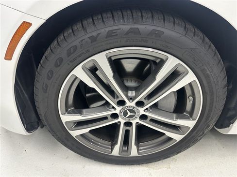Used 2023 Mercedes-Benz E 350 4MATIC Sedan image 17