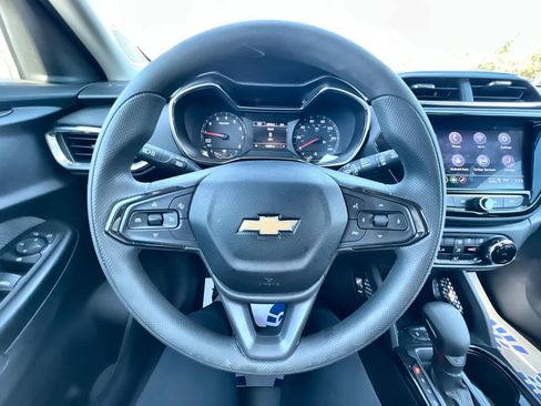 Used 2023 Chevrolet TrailBlazer LT w/ Convenience Package image 11