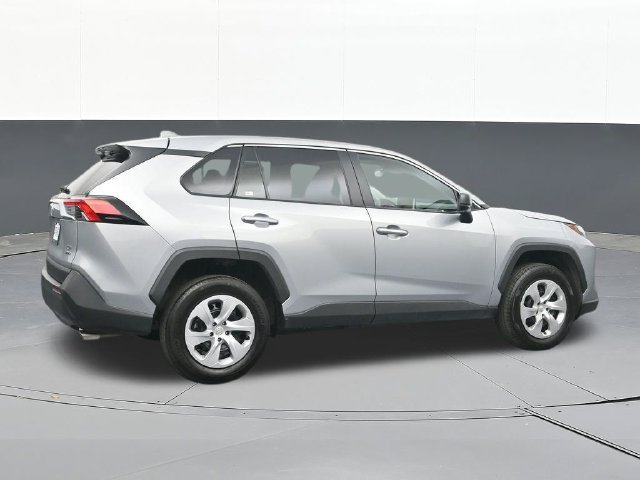 Used 2025 Toyota RAV4 LE AWD/4WD image 15