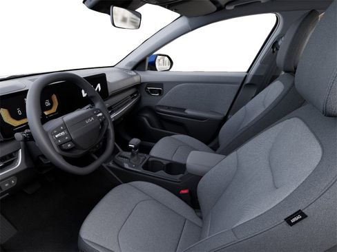 New 2025 Kia K4 LXS image 17