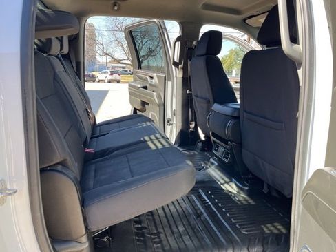 Used 2024 Chevrolet Silverado 2500 LT w/ Convenience Package image 20