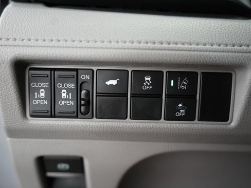 Used 2018 Honda Odyssey EX-L image 48