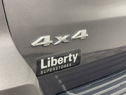 Used 2021 Jeep Grand Cherokee Laredo image 14