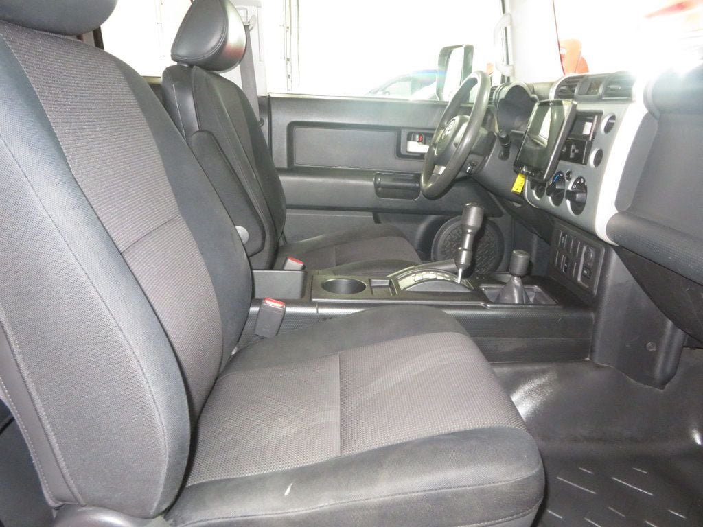 Used 2007 Toyota FJ Cruiser 4WD w/ Convenience Pkg image 27