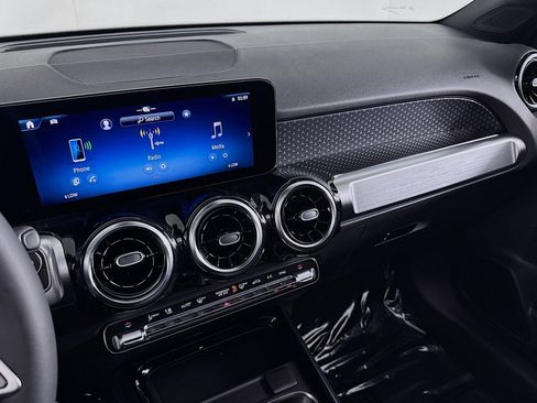 New 2026 Mercedes-Benz GLB 250 image 19