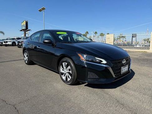 Certified 2025 Nissan Altima 2.5 S FWD image 1