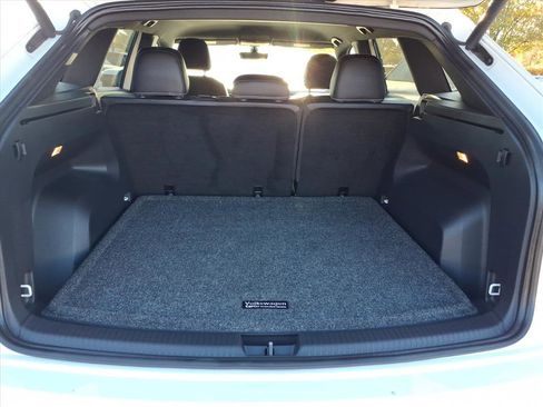 Used 2021 Volkswagen Atlas Cross Sport SE image 31