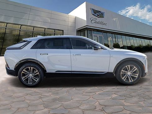 New 2026 Cadillac Lyriq Luxury image 6