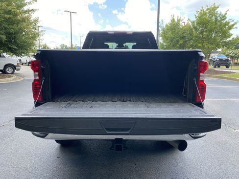Used 2024 Chevrolet Silverado 2500 LT AWD/4WD image 11