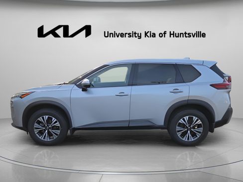 Used 2021 Nissan Rogue SV image 4