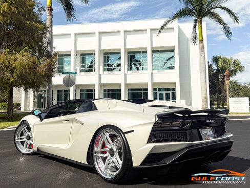 Used 2018 Lamborghini Aventador S image 44