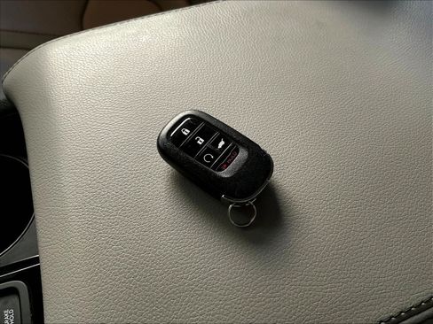 Used 2024 Honda Pilot EX-L image 33