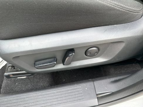 Certified 2024 Nissan Rogue SV AWD/4WD image 40
